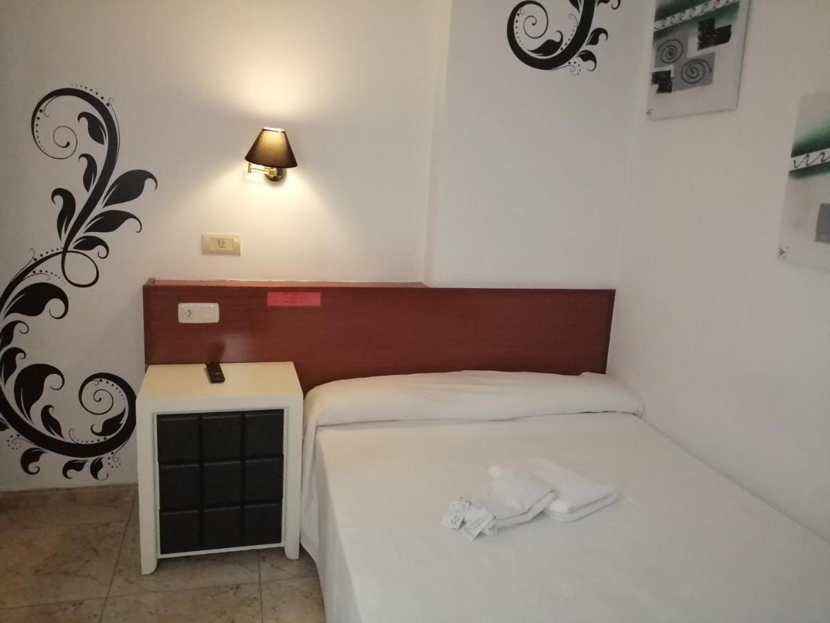 Hostal Jaime I Huesca Exterior photo